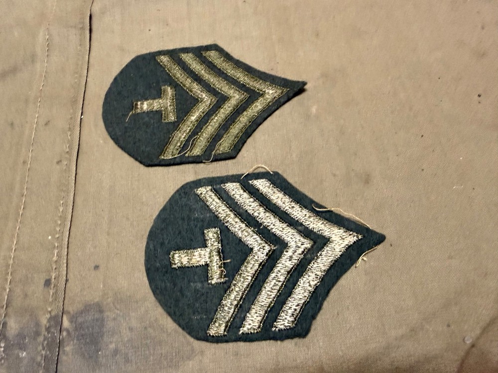 ORIGINAL WWII US ARMY NCO TECH SERGEANT JACKET INSIGNIA WOOL CHEVRONS