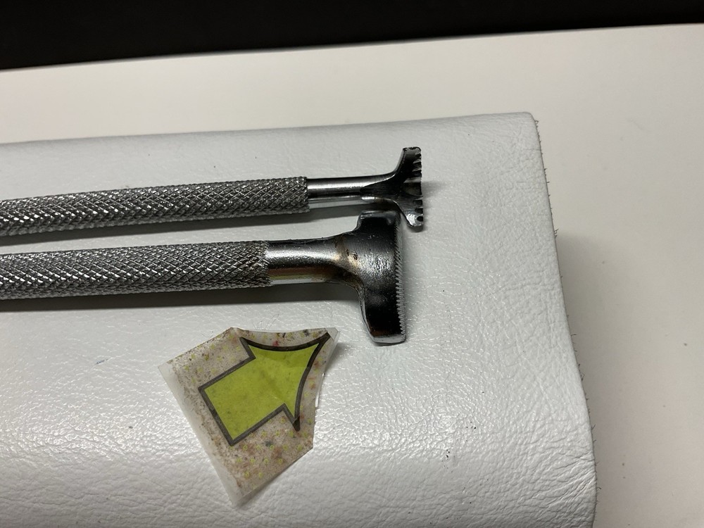 2 VTG 1950s EARLYTOOL MARKED Only”CRAFTOOL CO” VeinersLeather StampingTool(Cc14)