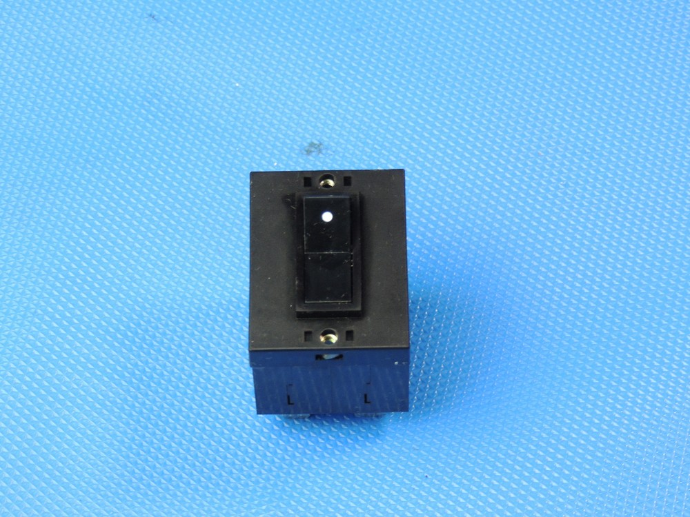 Idec nrlr 2100 - 5AAA Circuit Protector inc VAT