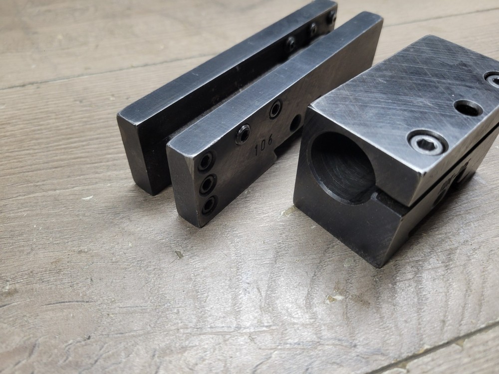 KDK QUICK CHANGE TOOL HOLDER LOT 104 & 105