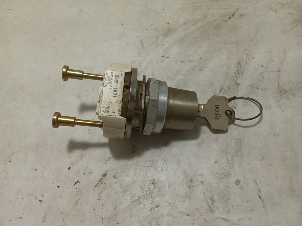 Allen-Bradley 800T-J631 Ser T Selector Switch (E1B1)
