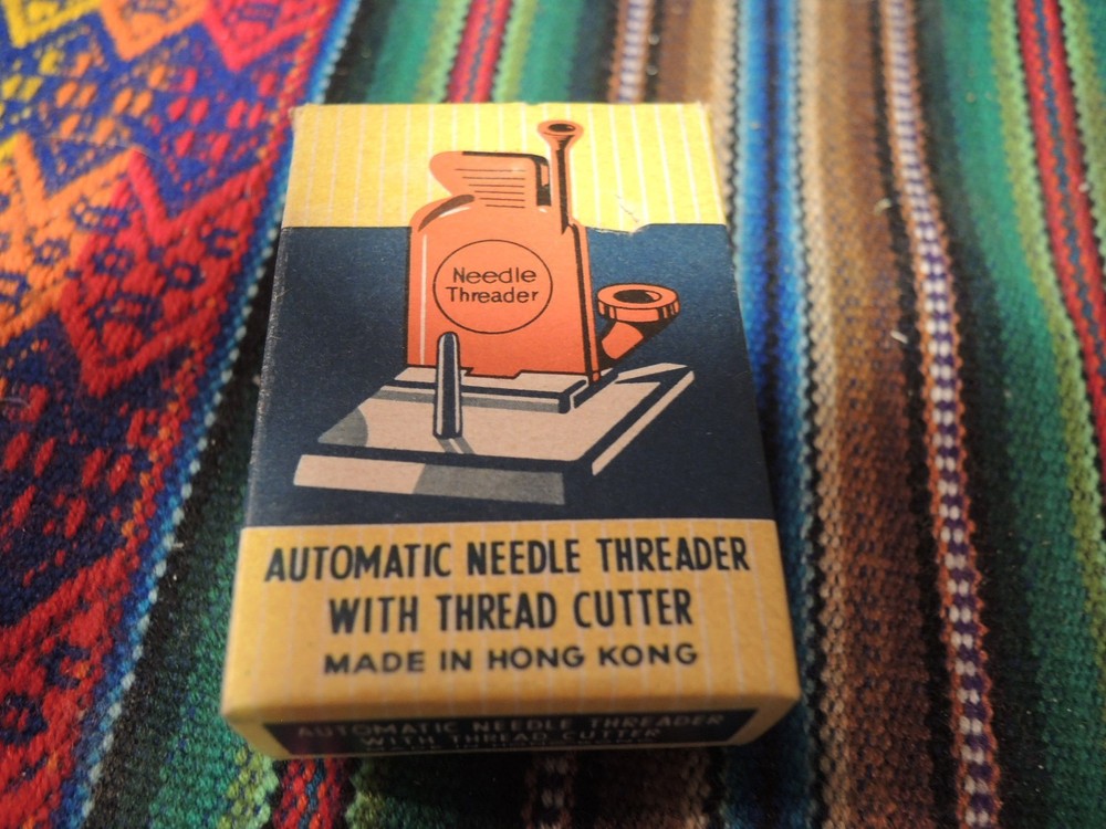 Vtg Automatic Needle Threader Hong Kong Original Box,