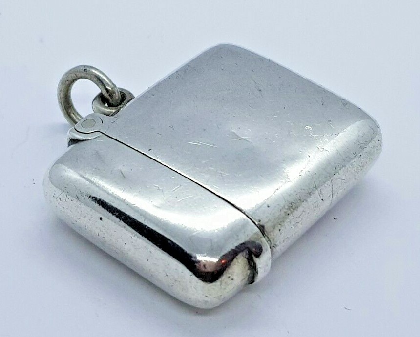 SMALL VICTORIAN SILVER VESTA CASE FOB PLAINFORM APPLIED SCROLL A&J Zimmerman