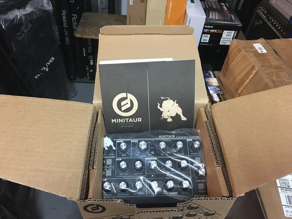 MOOG MINITAUR ANALOG BASS SYNTHESIZER SYNTH MODULE NEW //ARMENS//