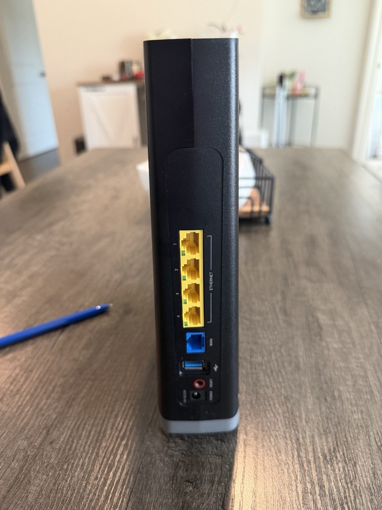 ZyXEL Black Modem-Router