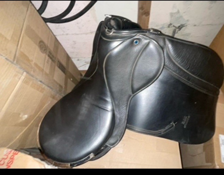 Stubben Scout 18.5 Black Saddle