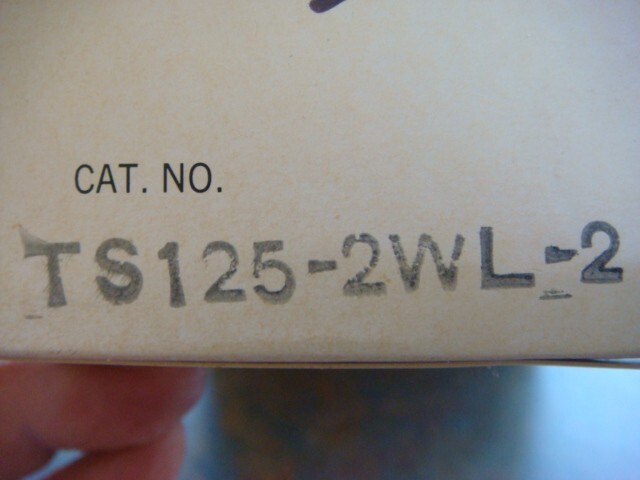 ONE Lot FIVE (5) Raytheon Pointer Knobs TS125-2WL-2 -- New & Unused