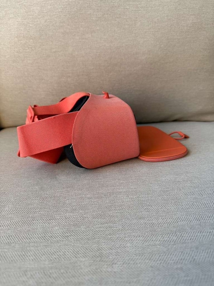 Google Daydream View VR Headset – Coral (No Remote)