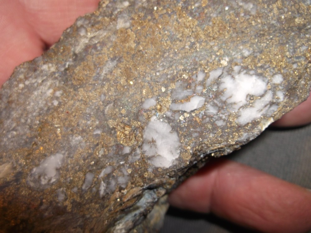 Gold, silver, copper, 345 grams samples ,ore high grade .