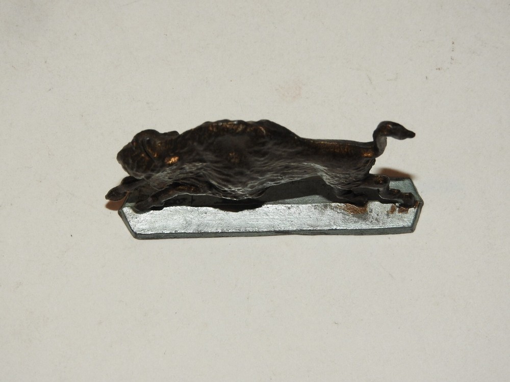 BUFFALO RUNNING LEAD or PEWTER - SEMI FLAT FIGURE