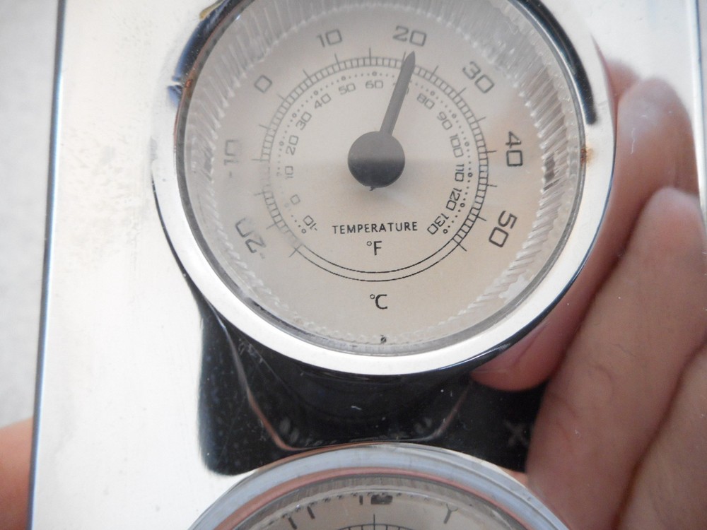DESK WEATHER STATION WITH CLOCK THERMOMETER & BAROMETER - PRE-OWNED