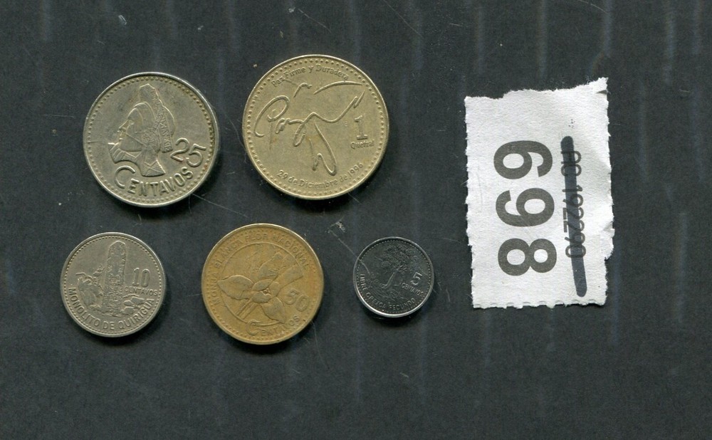 Lot of   5    coins of  Guatemala