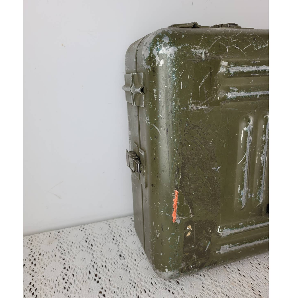 US Military Mine Detecting Set Model P-190 With Carrying Case