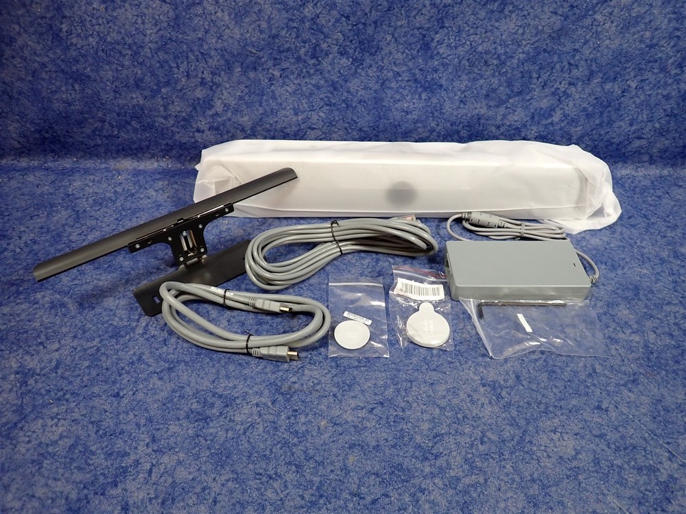 Cisco CS-KIT-MINI-K9 WebexRoom Kit Mini 68-102035-01 NO Touch Panel (Q15)