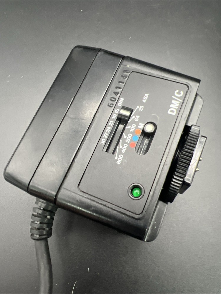Vivitar 3900 Auto Thyristor and Remote Sensor Flash Untested