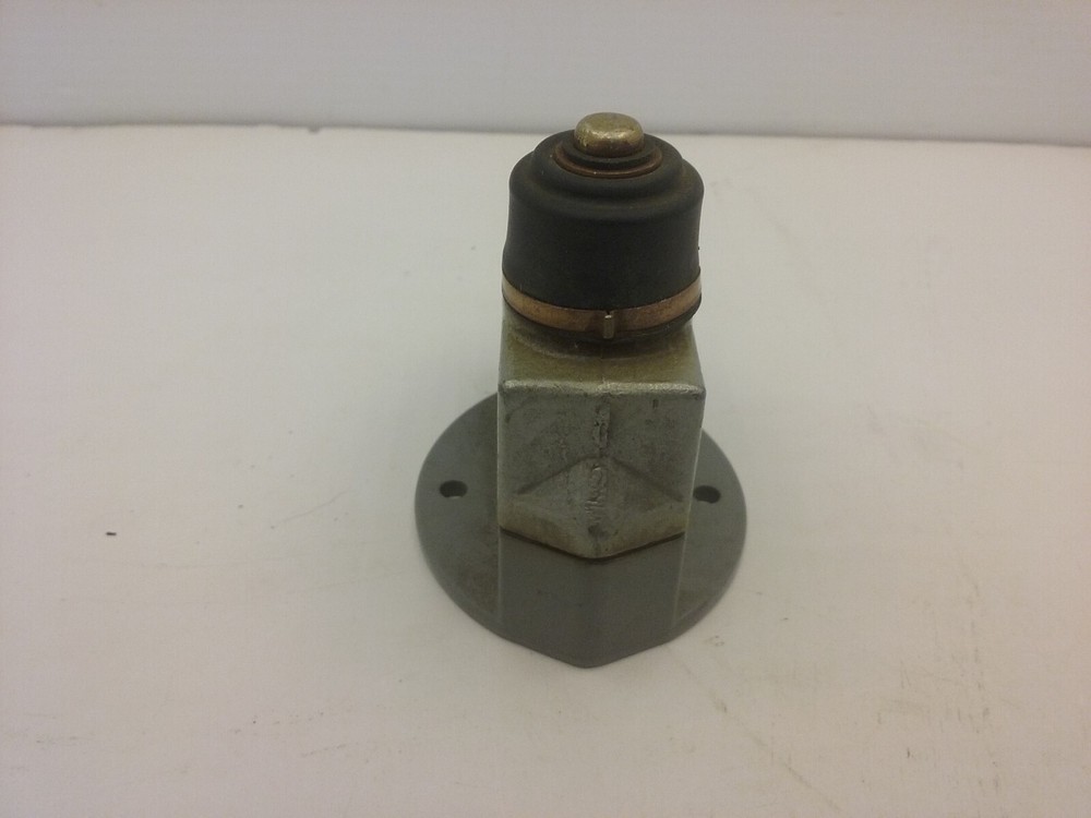 MICRO SWITCH BZV6-2RN PUSHBUTTON SWITCH 15A@ 125,250,480VAC 2A@ 600VAC