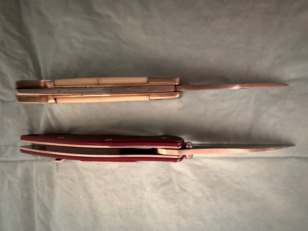 POCKET KNIFES, CONVENIENT, GOOD CONDITION, SO NICE, LIGHT.