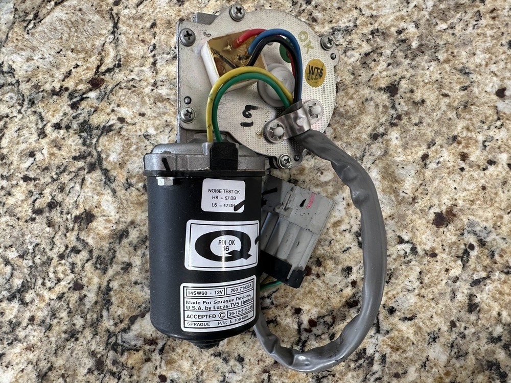 Volvo VNL Windshield Wiper Motor Genuine OEM