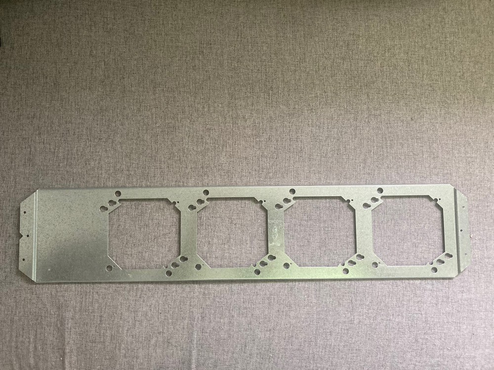 nVent Caddy Caddy RBS24 4-Box Mounting Bracket