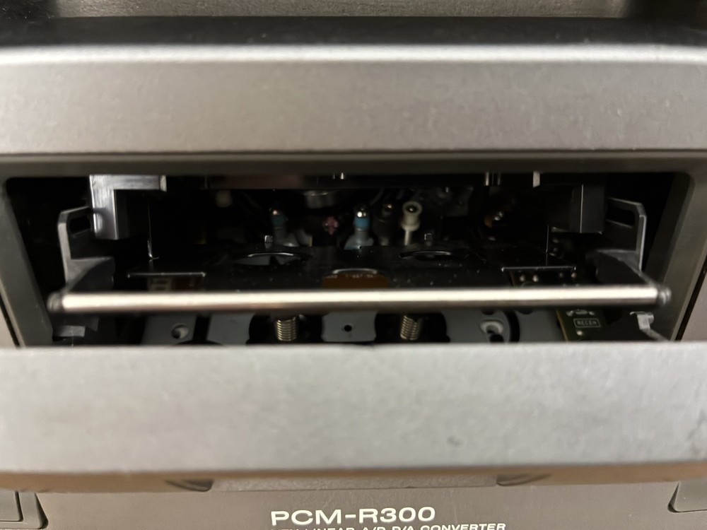 SONY PCM R300 DAT Deck