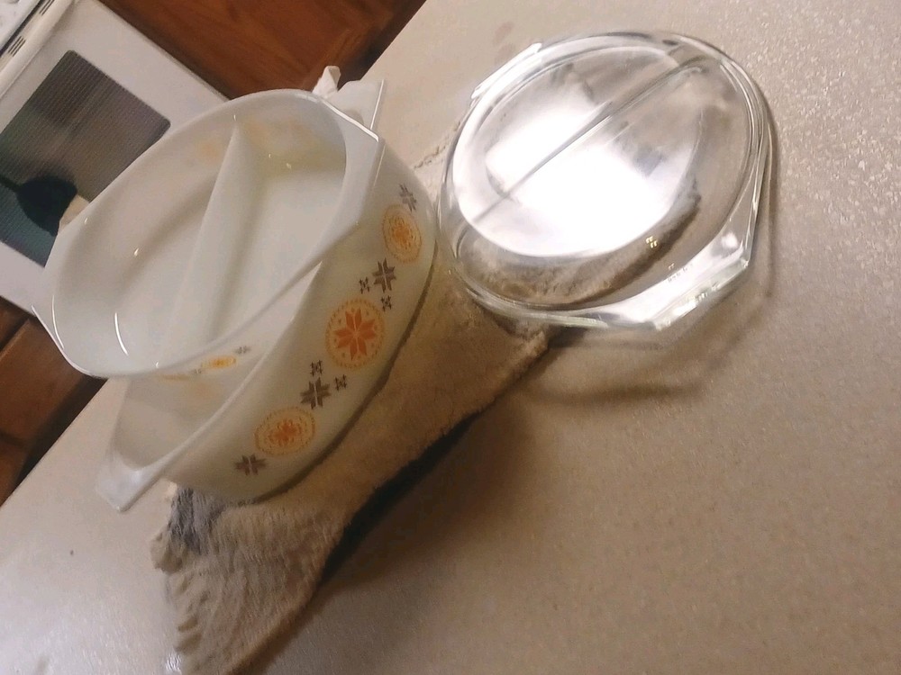 Pyrex Vintage Casserole 3pc Set with 1 lid