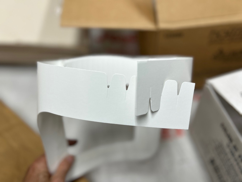 Face Shields Guards Covers Plastic & cardboard adjustable 100 per cs white skin