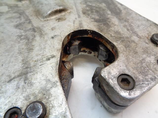 USED UNBRANDED HYDRAULIC COMPRESSION TOOL HAND OPERATED TYPE R35