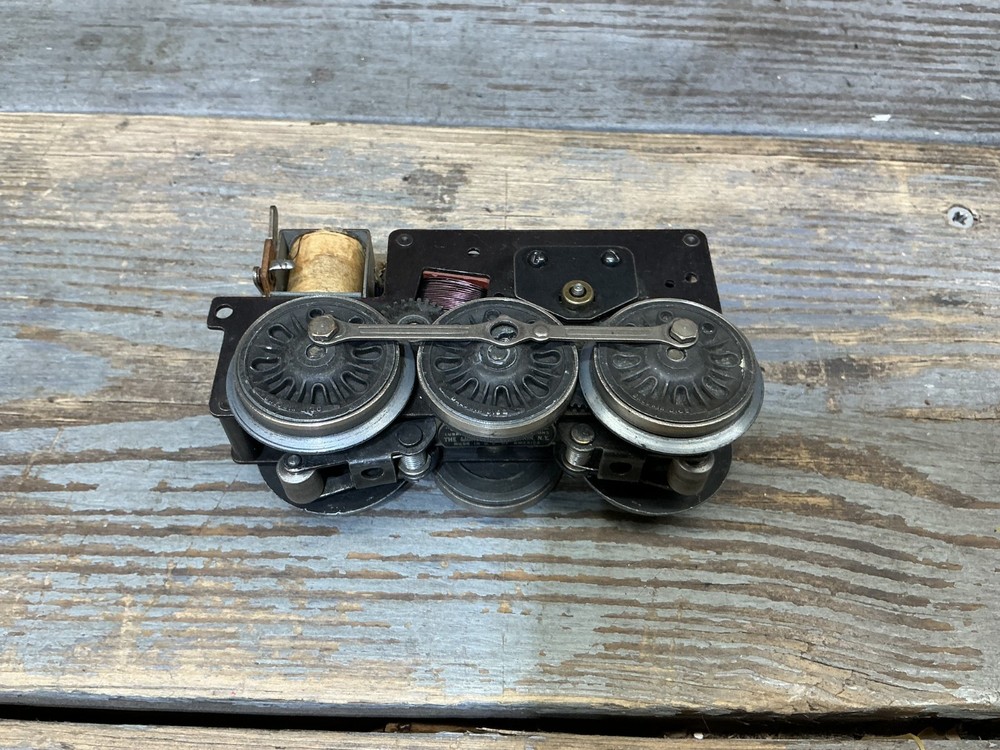 LIONEL POSTWAR O 6 WHEEL STEAM ENGINE MOTOR