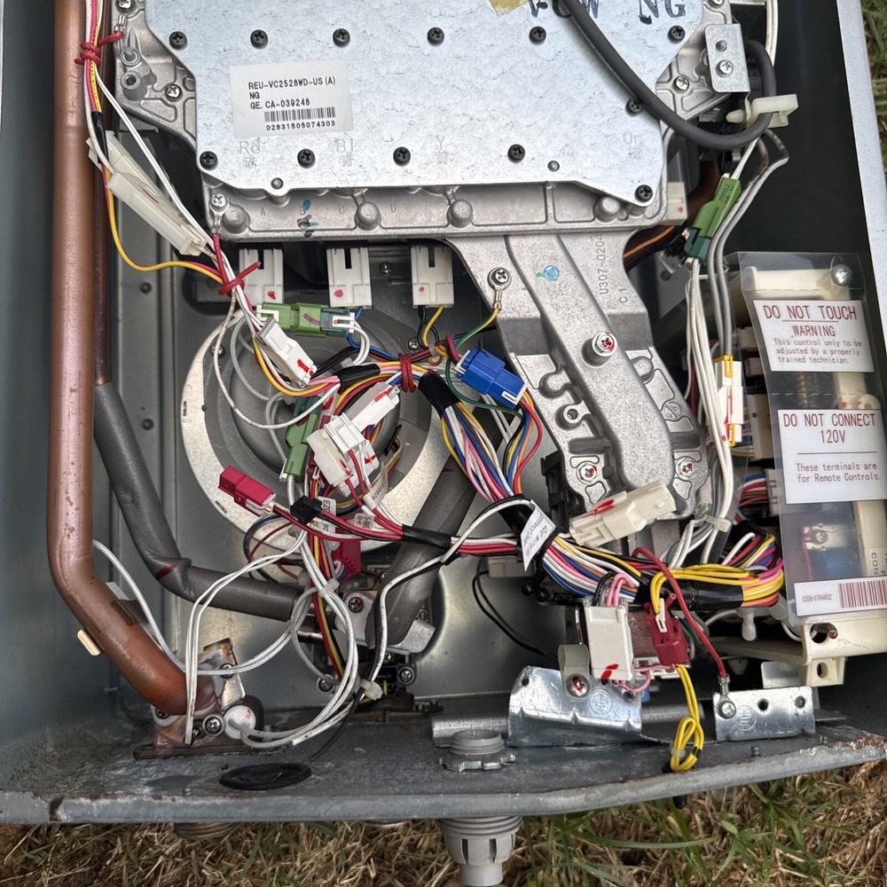 rinnai tankless water heater Parts Or Repair With Box No Controller Unit