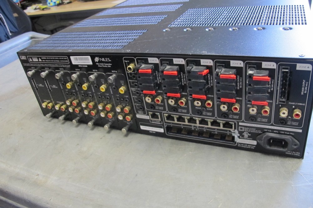 NILES GRX2 Modular Multizone Receiver (With 2 Ipod Modules)