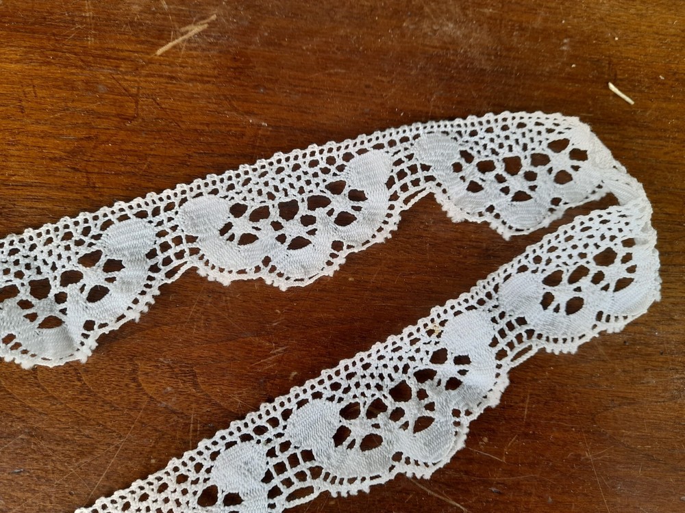 VINTAGE crochet strip
