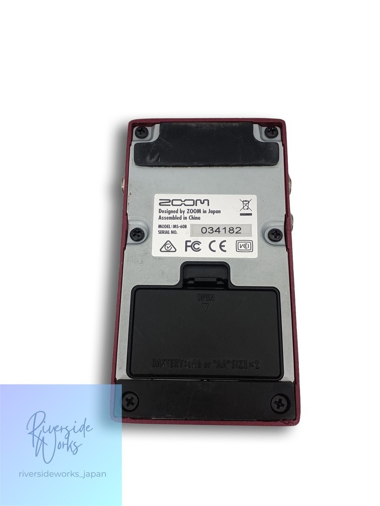 ZOOM MS-60B Multi-Effects Pedal Compact and Powerful JP