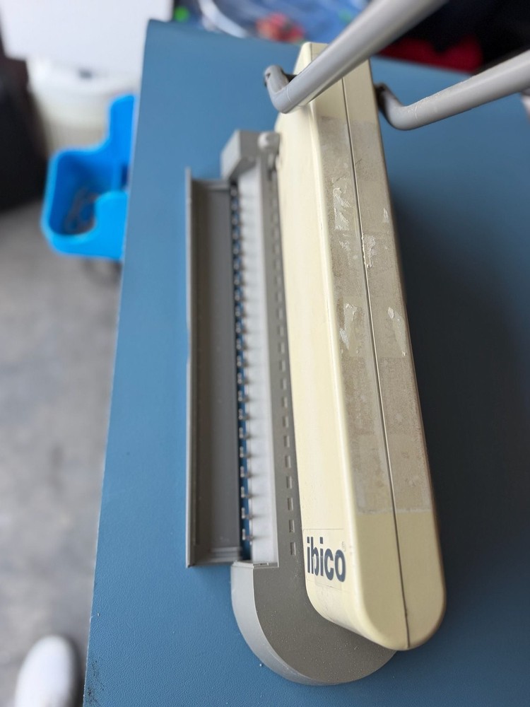 Ibico EB-19 Manual Plastic Comb Binding Machine