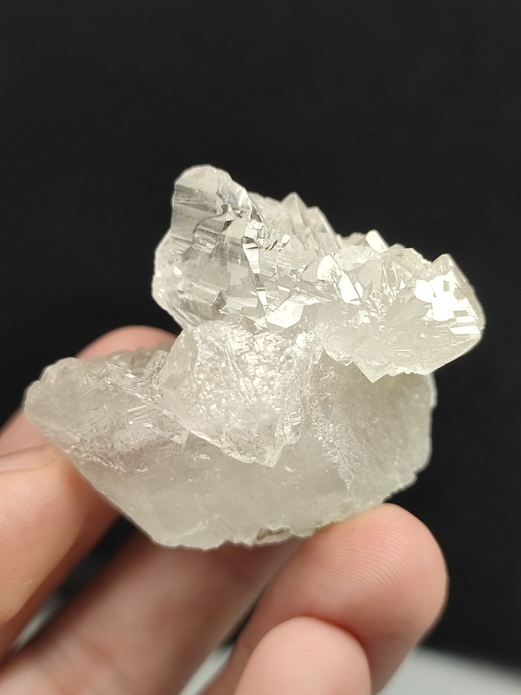 Etched Quartz Crystal With Good Luster & Nice Termination-Pak.