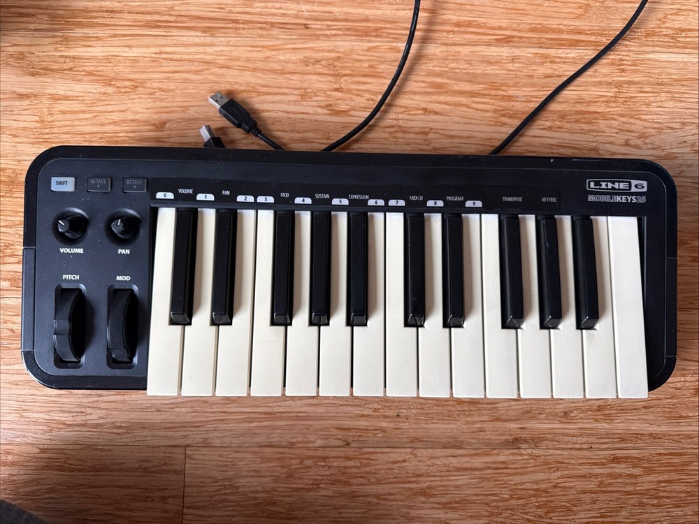 Line 6 Mobile Keys 25 MIDI USB Keyboard With USB Cable