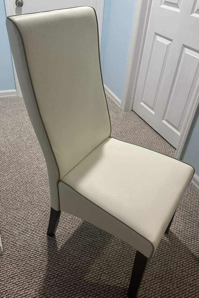 Dining Room Round Table and 4 Parsons Chairs Set