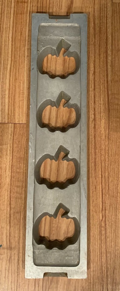 Rhodes cookie die, Pumpkin shape, refurbished condition 