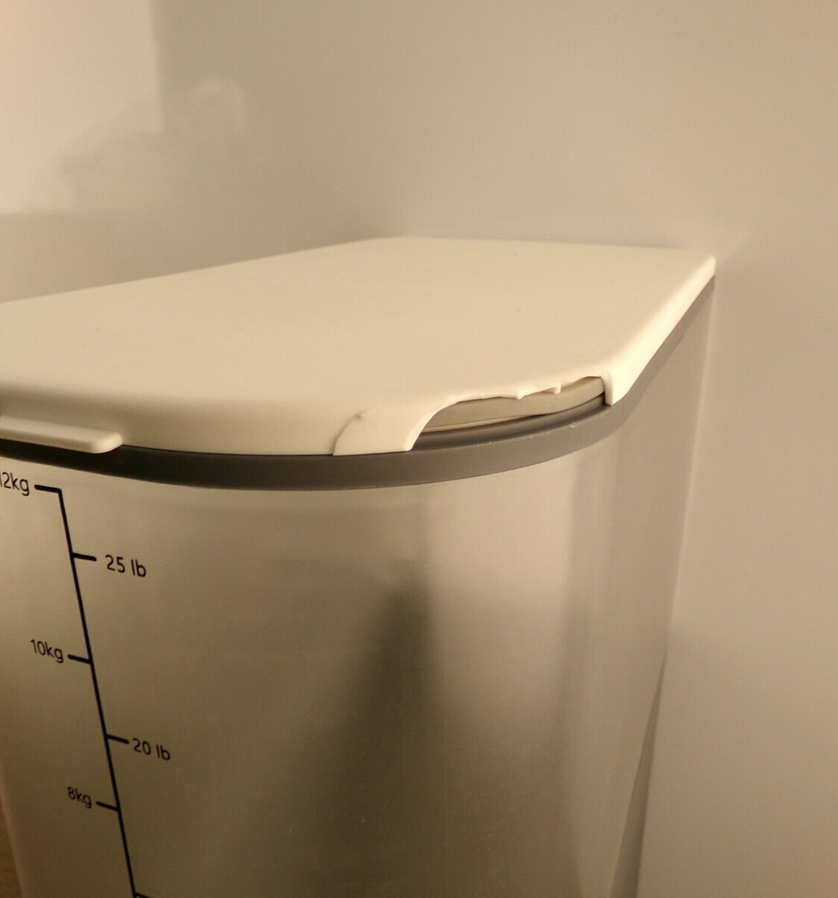 Cozyzone Automatic Rice Storage 26.5 lb L1