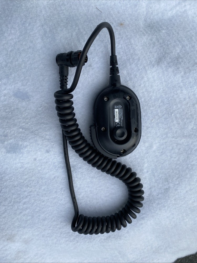 Raymarine E70516 RAY63 VHF Radio