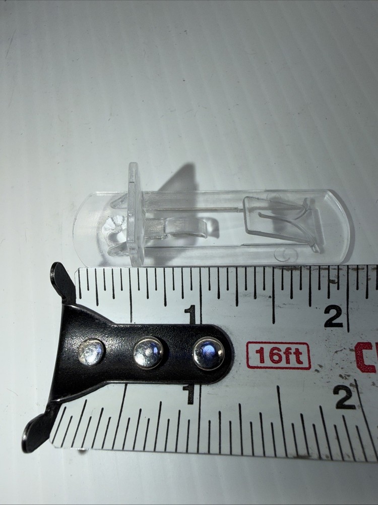 Locking Cabinet Shelf Clips Shelf Support Pegs, Plastic. Quantity 29 {7}