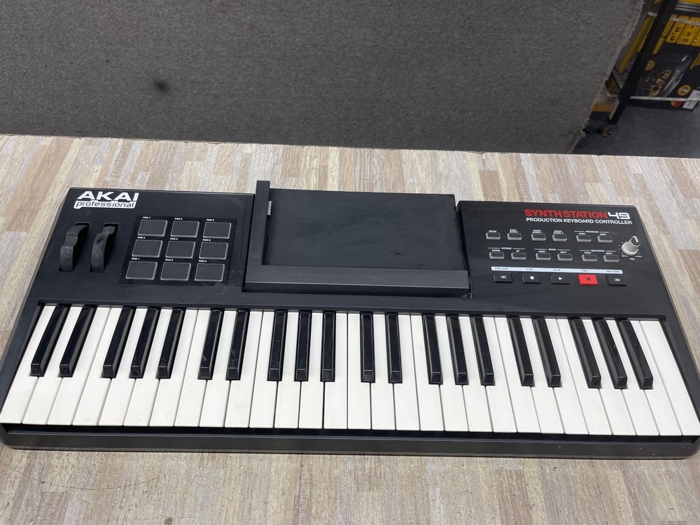 Akai Synthstation 49 Midi Keyboard Controller for iPad EUC