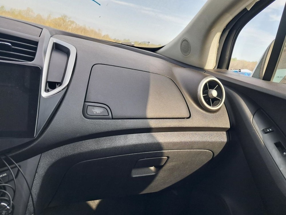 TRAX      2016 Glove Box 5018009