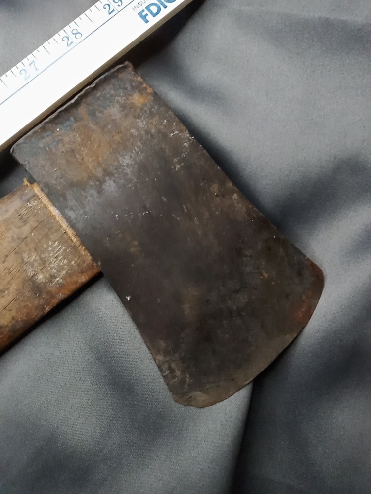 Vintage 2-1/2 Lb. Plumb boys axe, 28" original handle.