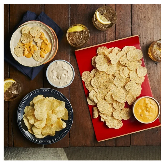 Lay's Classic Potato Chips, 235g (2 Pack)