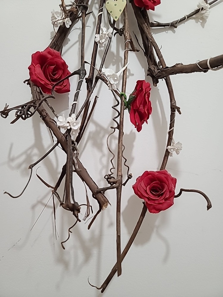 Grape Vine Swag With Roses