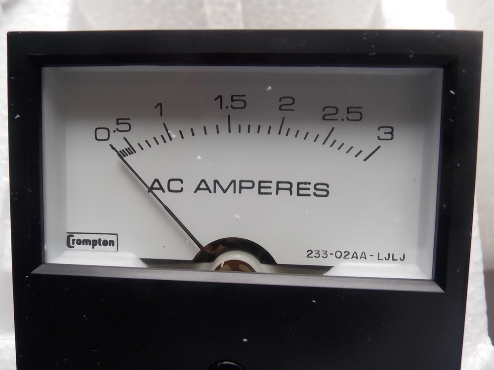 CROMPTON 233-02AA 0-3 AC AMPERES PANEL METER