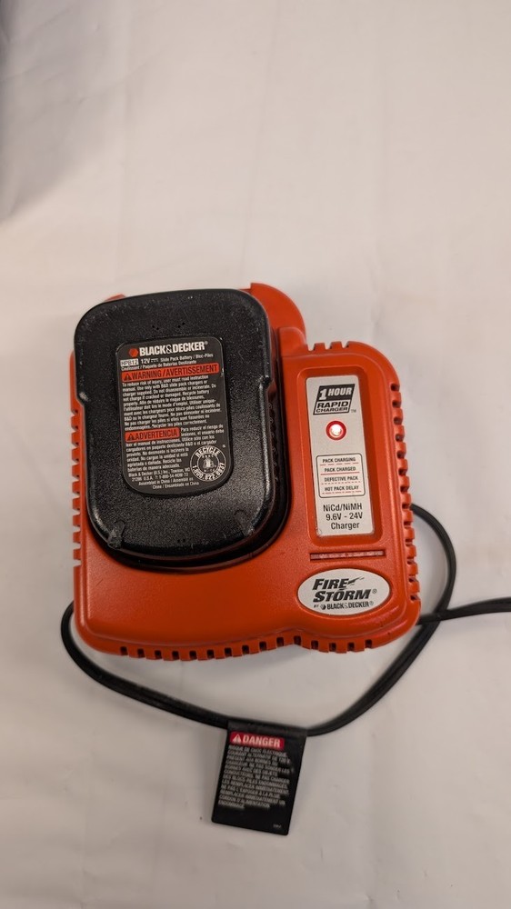 Black&Decker Drill CD1200S w/ Case, Battery, & Charger
