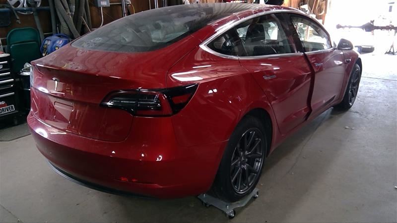 TESLA 3 2018 FRONT PERPENDICULAR RADAR/Projector 1447827