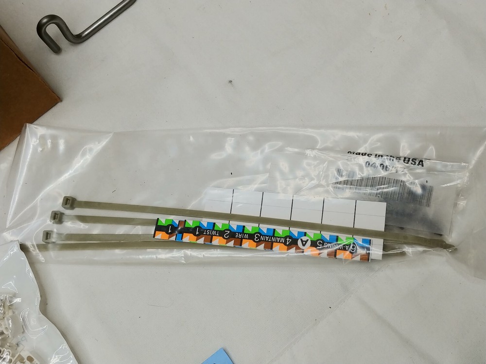 COMMSCOPE CPP-5E-DM-1U-24 CAT 5E 24-PORT PATCH PANEL NEW OPEN