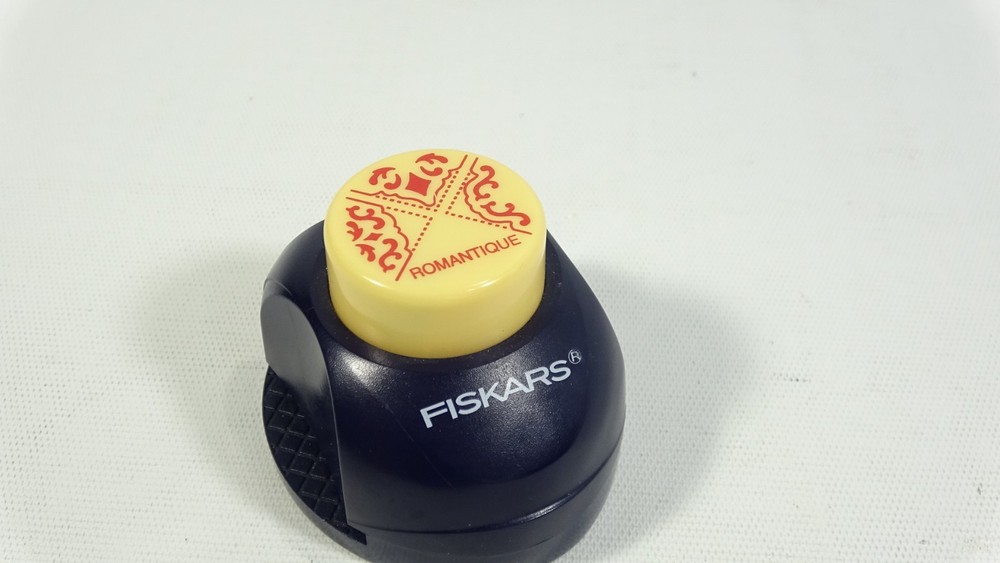 Fiskars Romantique 3 in 1 Paper Punch
